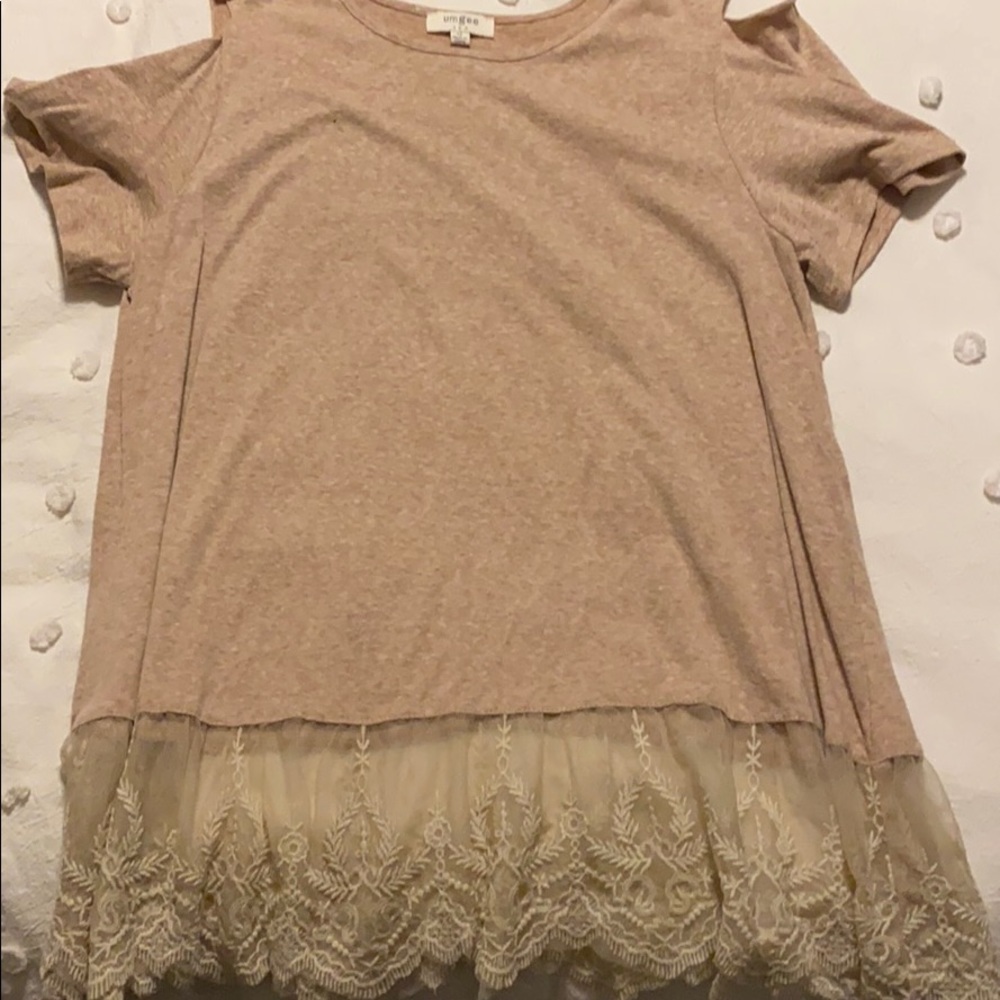 Boutique cold shoulder top